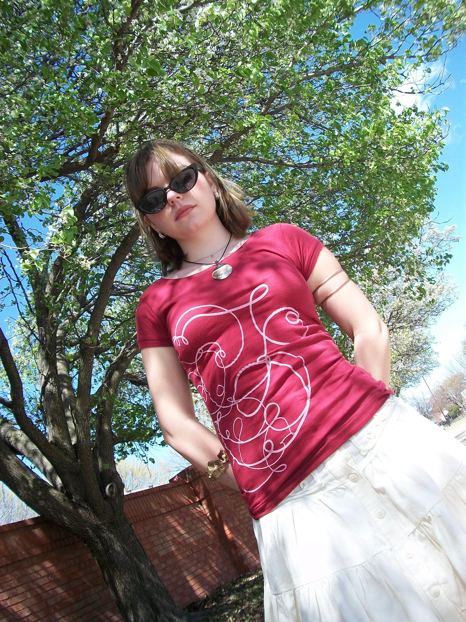swirl scoop tee