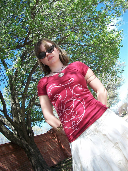 swirl scoop tee